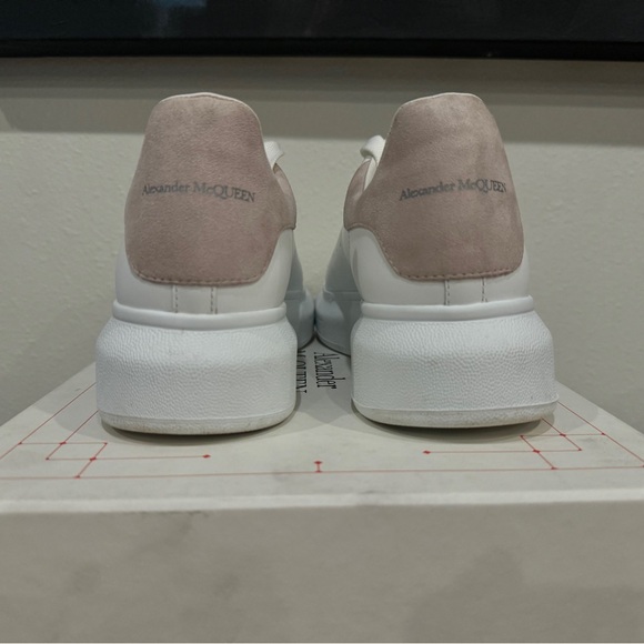 Alexander Mcqueens - Picture 7 of 10